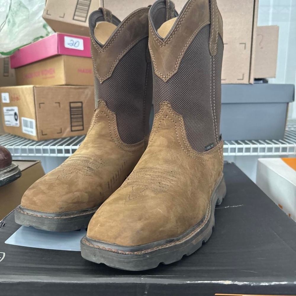 Ariat brown cowboy boots - Picture 2 of 4